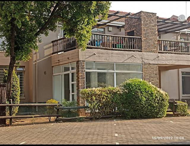 2 BEDROOM TOWNHOUSE RENTED IN SONNEGLANS
